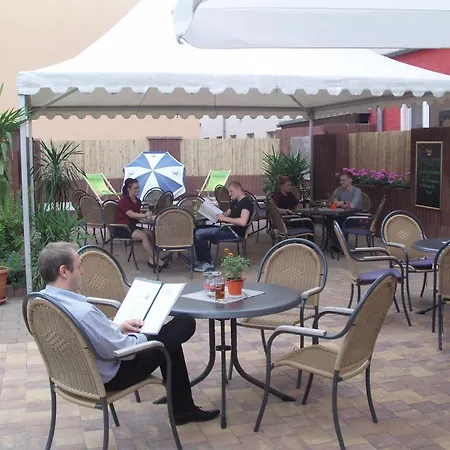 科特布斯城市酒店 3*