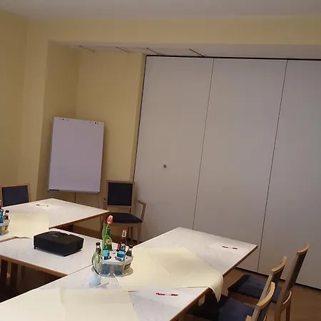 招待所 科特布斯城市酒店 3*